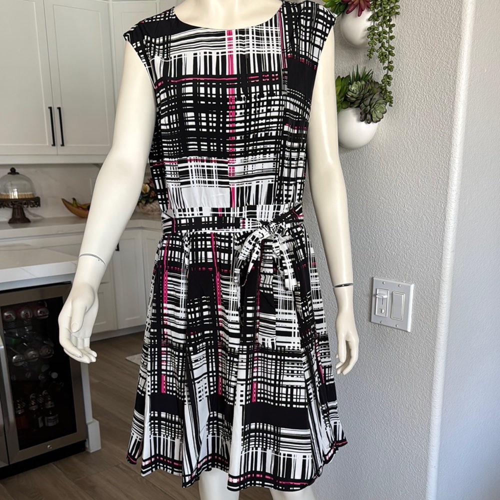 Vince Camuto Black and White A-Line Midi Dress 12